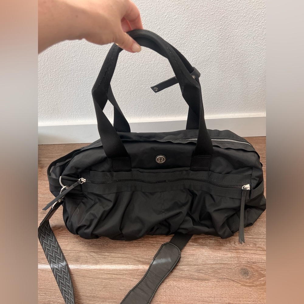 lululemon athletica gym duffel bag
